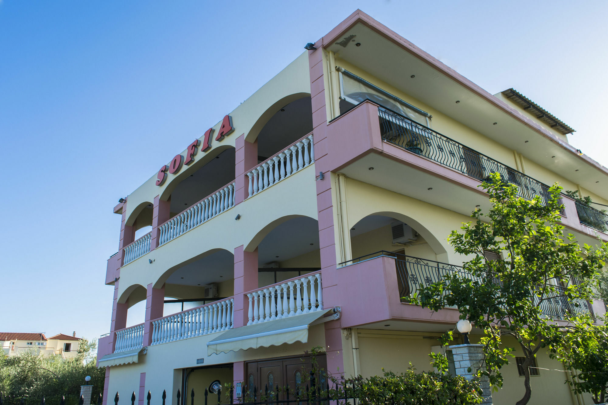Sofia Apartments Mavrovoúnion Buitenkant foto